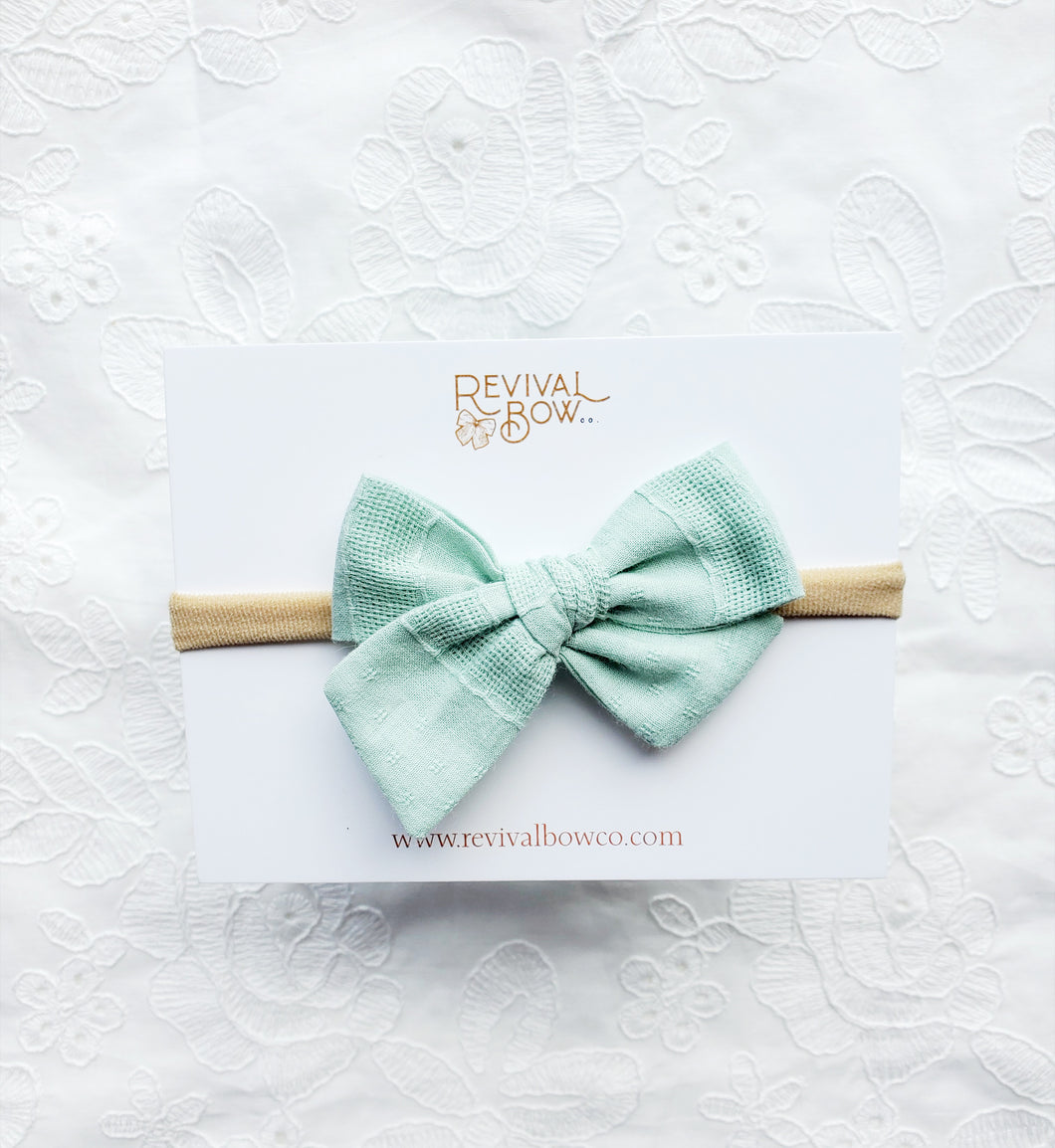 Small Pinwheel Bow • Textured Green