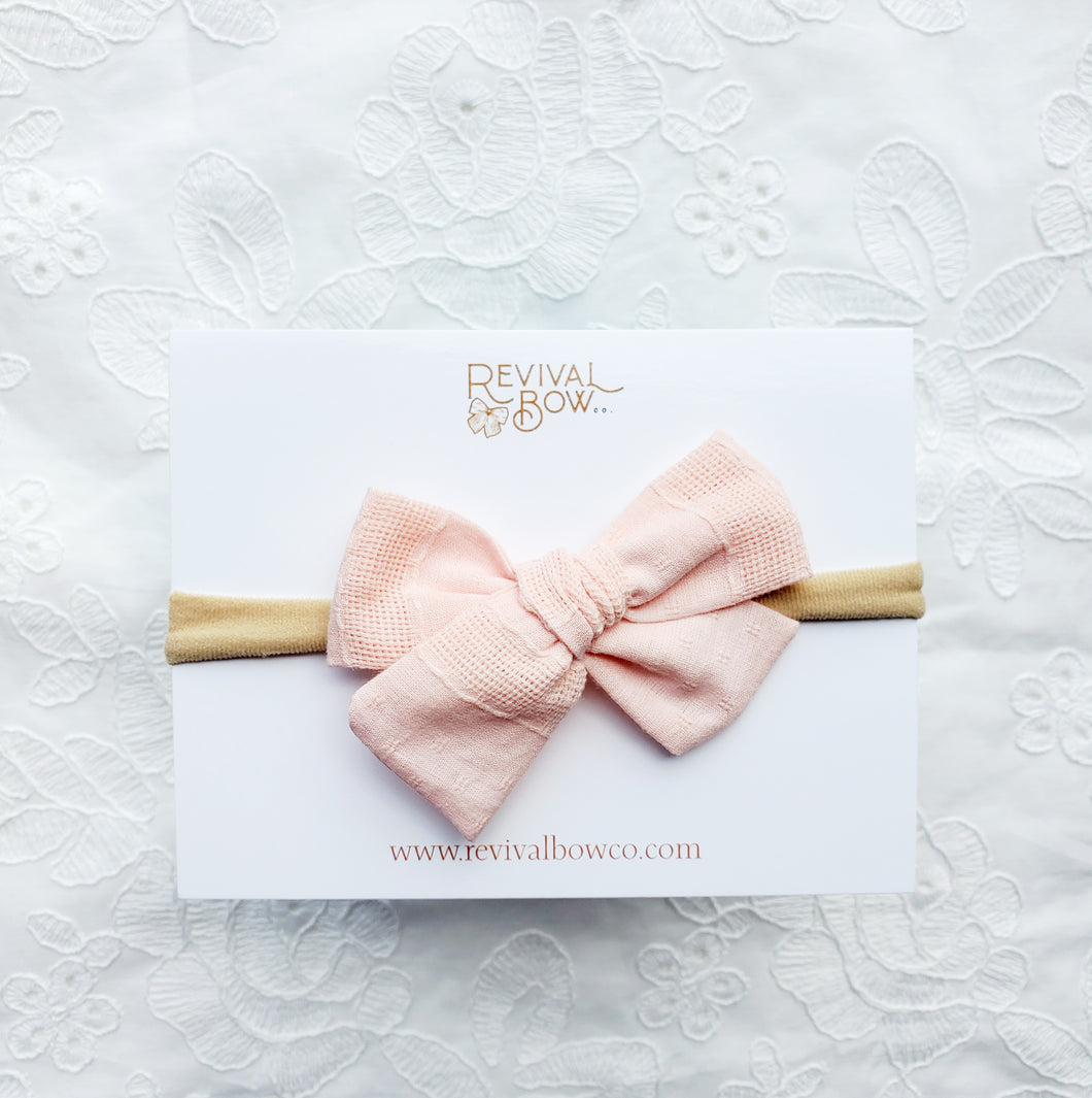 Small Pinwheel Bow • Textured Peach