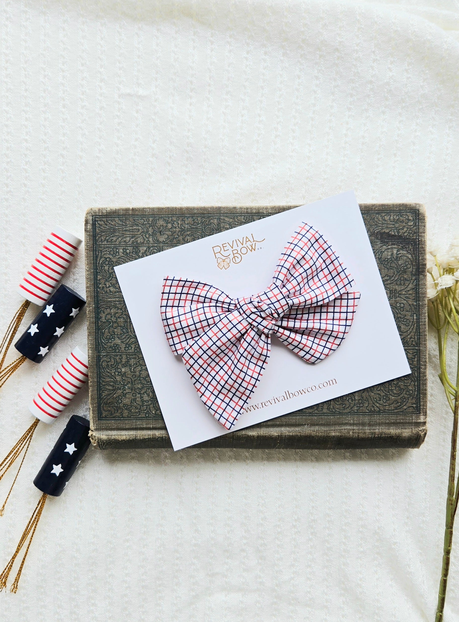 Large Pinwheel Bow • Patriotic Grid