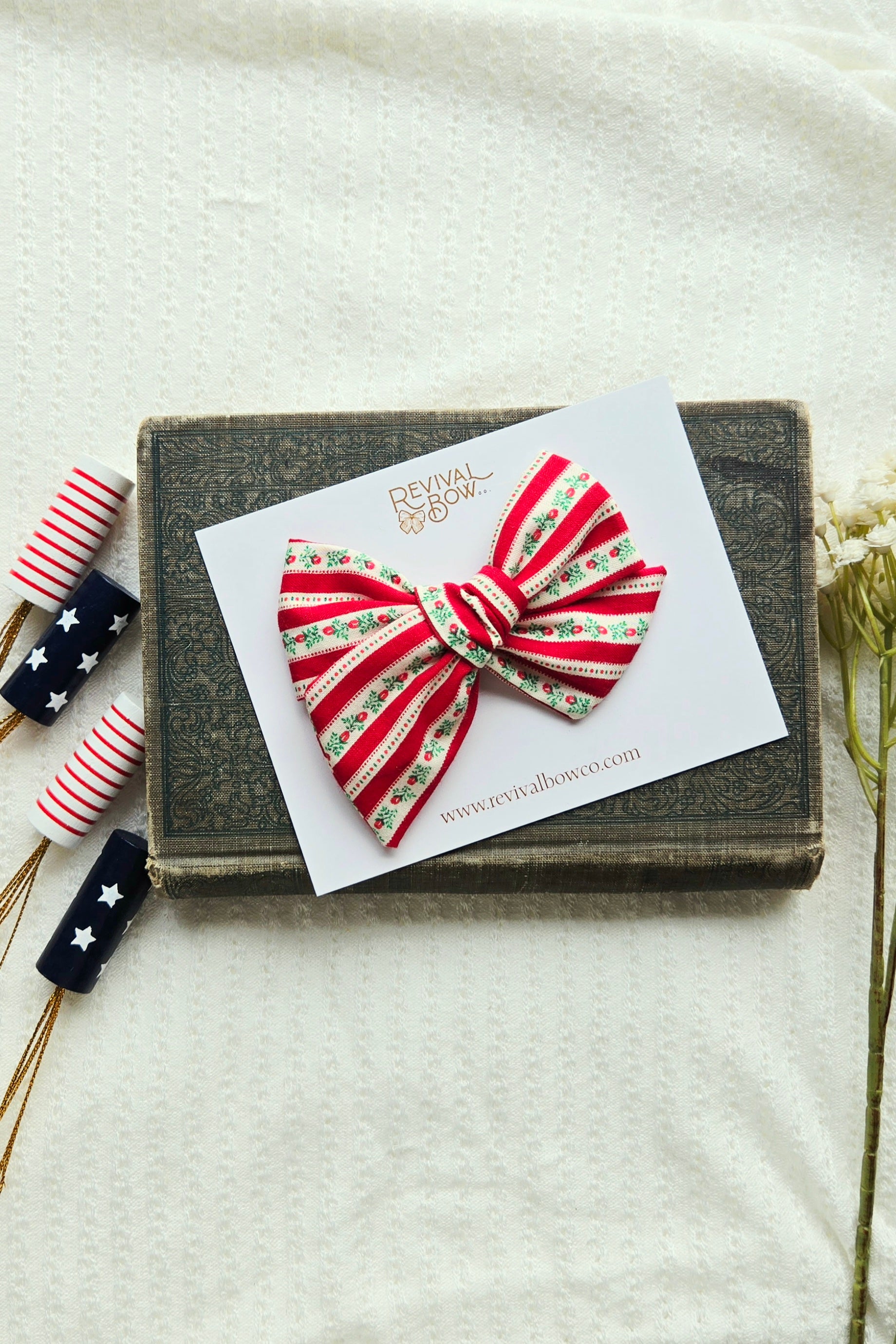 Large Pinwheel Bow • Red Floral Stripe