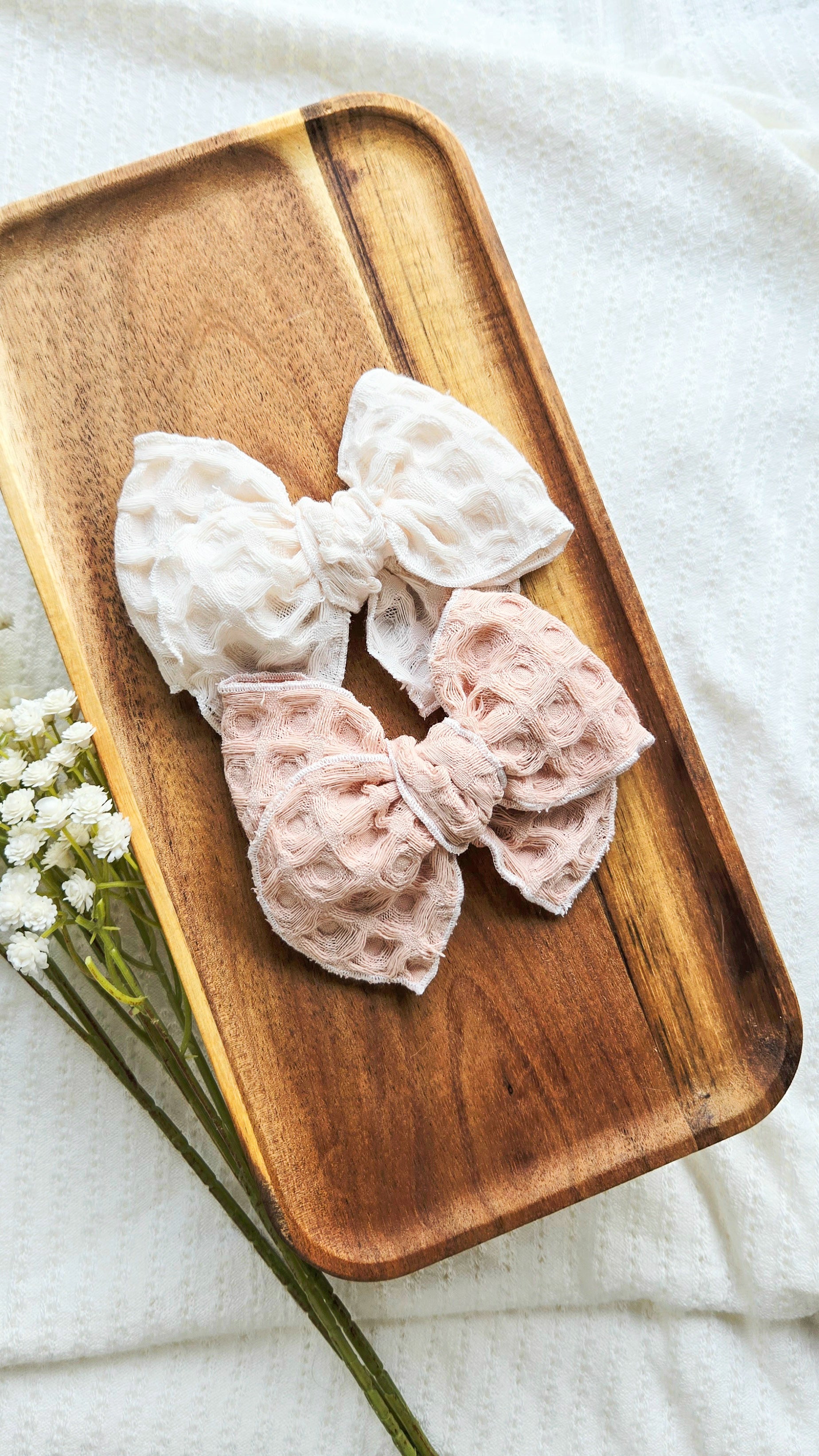Fable Bow • Ivory Waffle