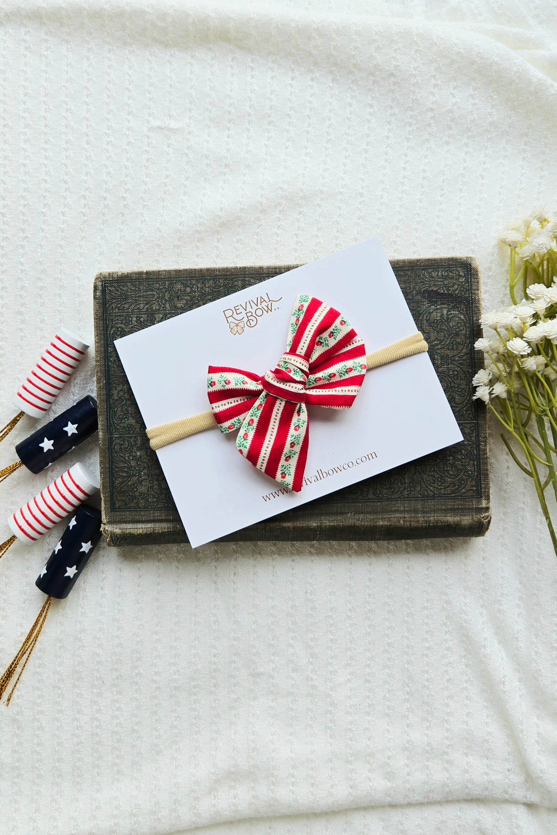 Small Pinwheel Bow • Red Floral Stripe