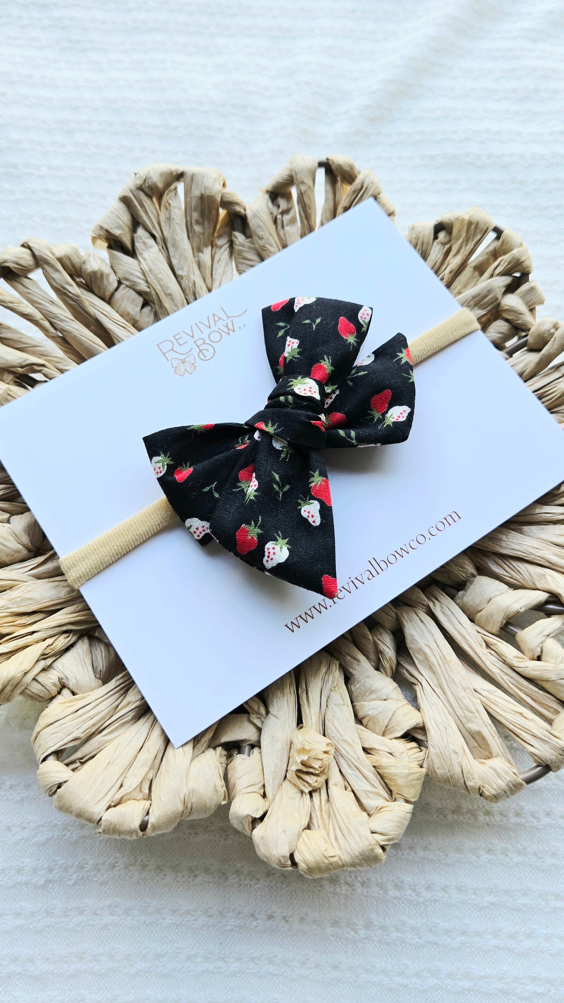 Small Pinwheel Bow • Black Strawberries