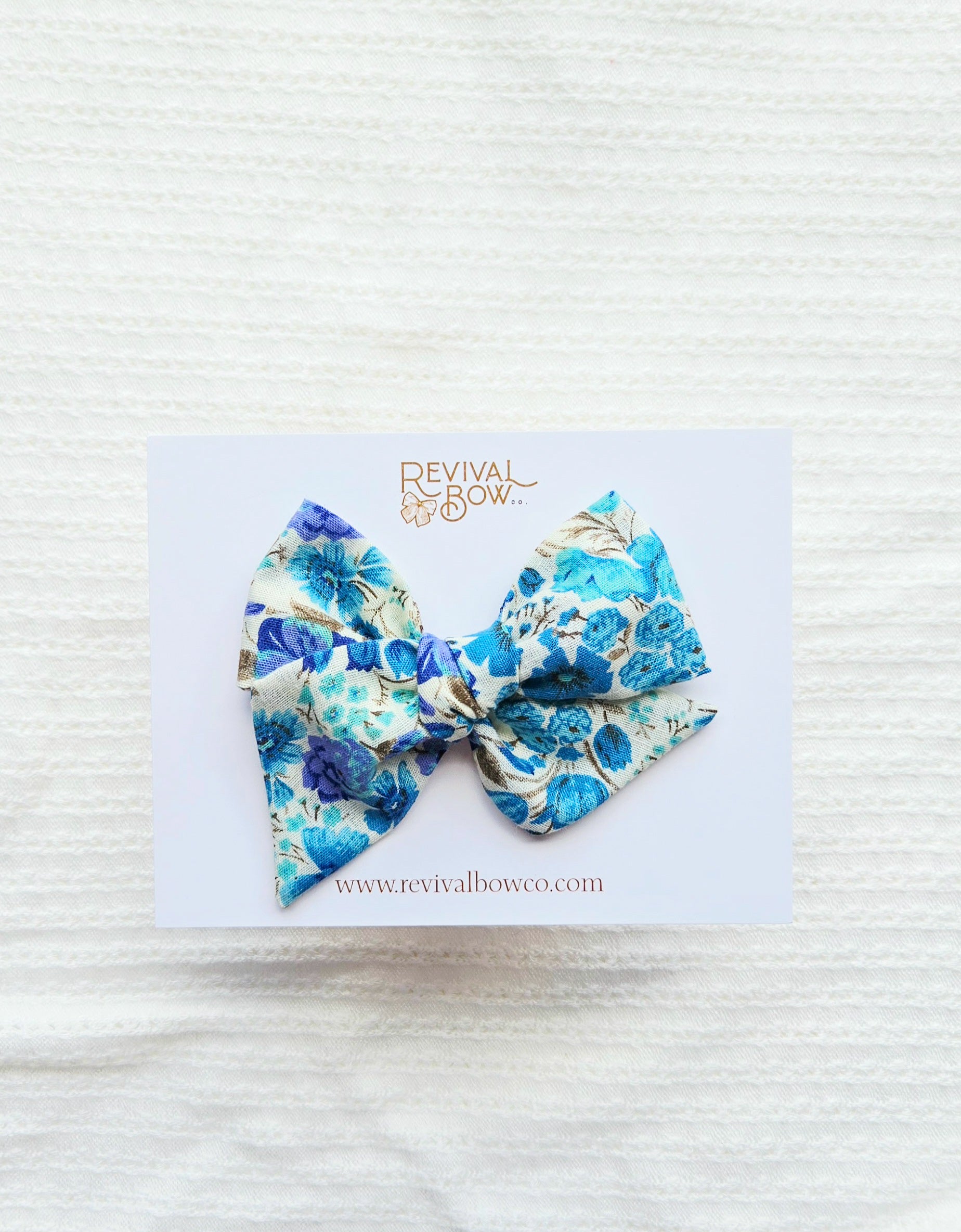 Large Pinwheel Bow • Blue Floral