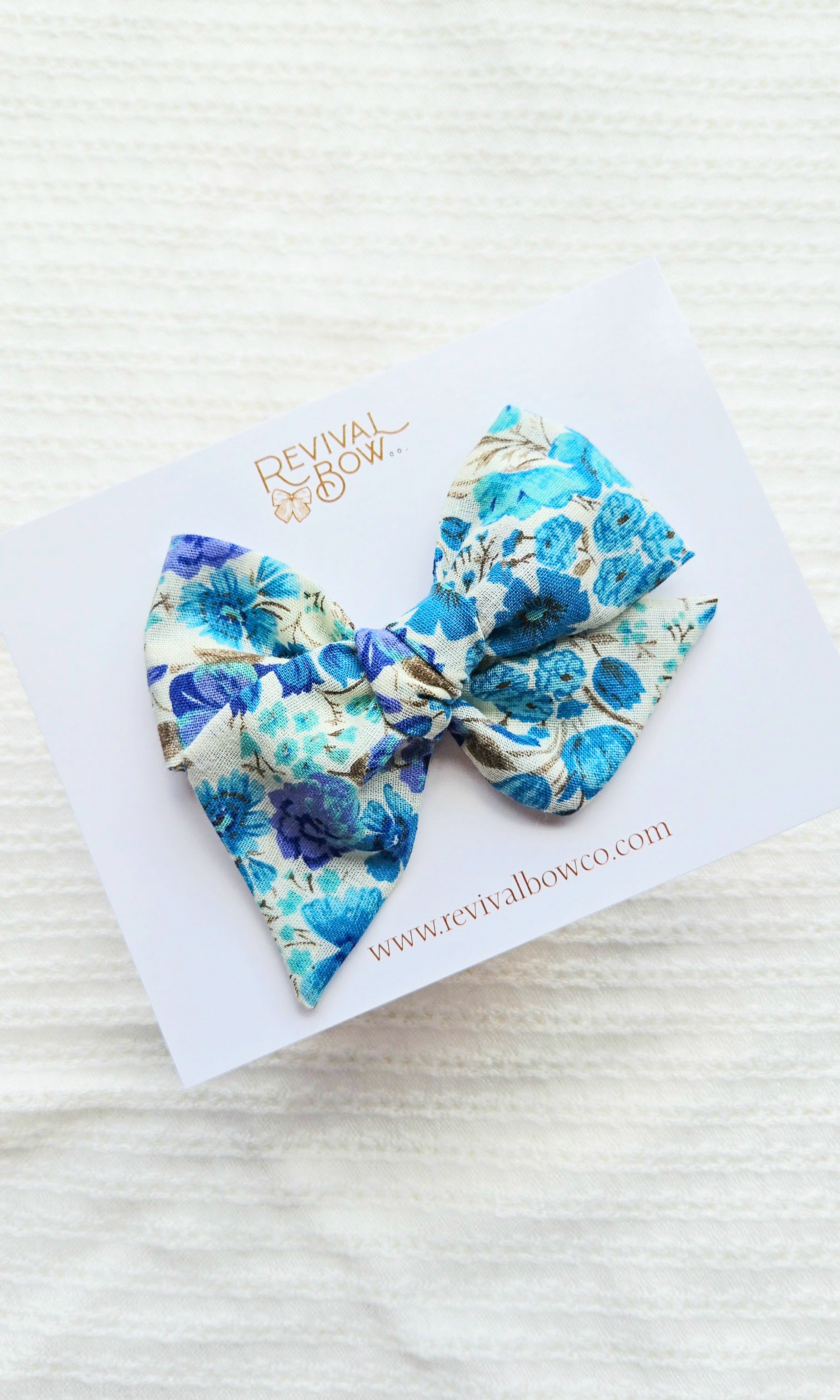 Large Pinwheel Bow • Blue Floral