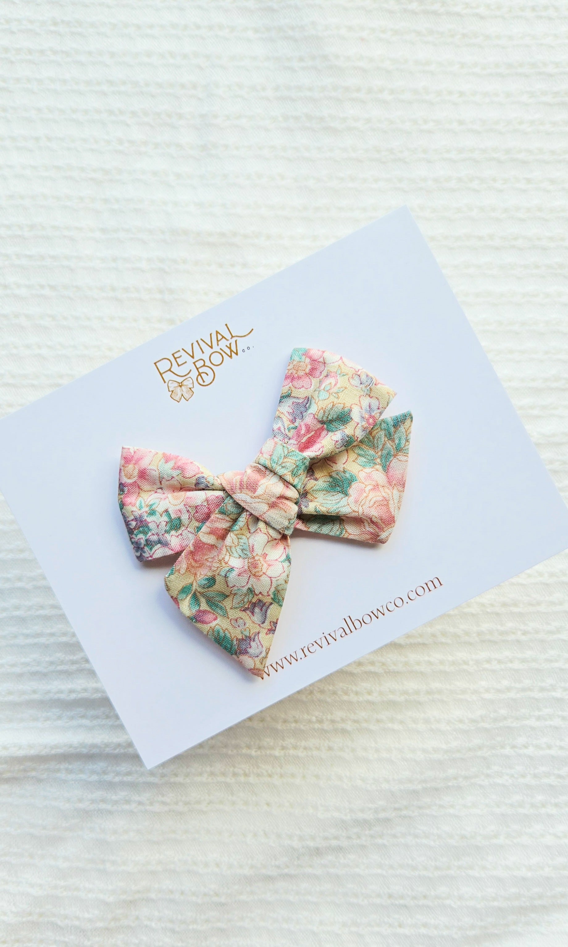 Small Pinwheel Bow • Beige Floral