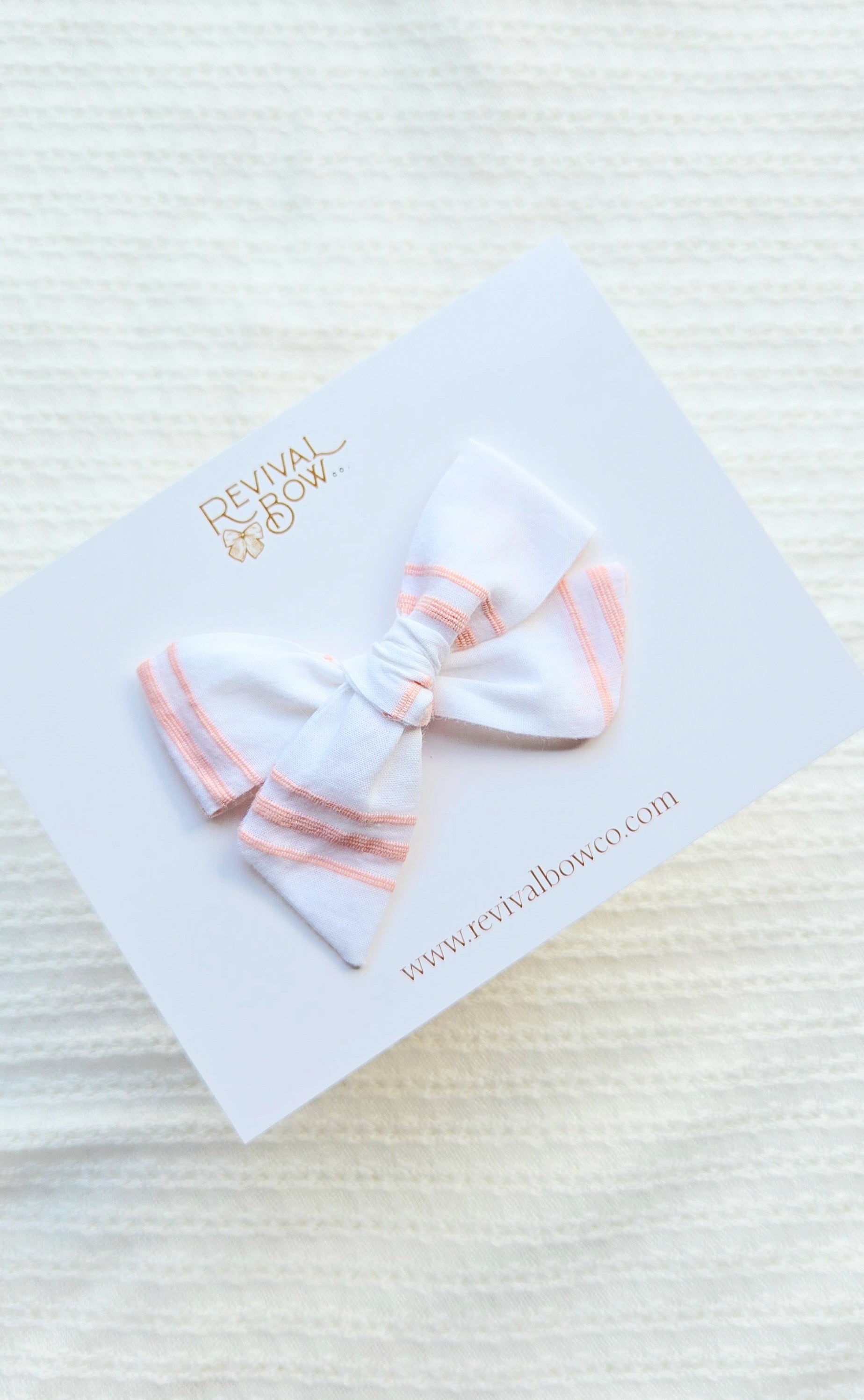 Small Pinwheel Bow • White Stripe