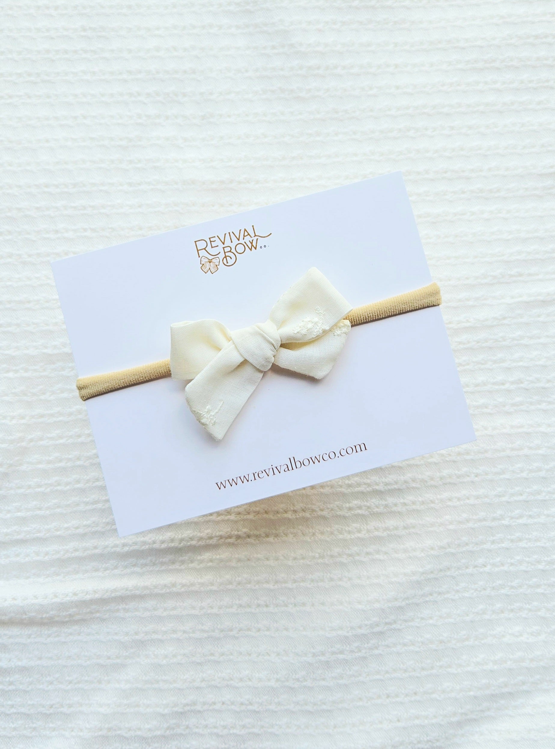 Mini Pinwheel Bow • Ivory Eyelet