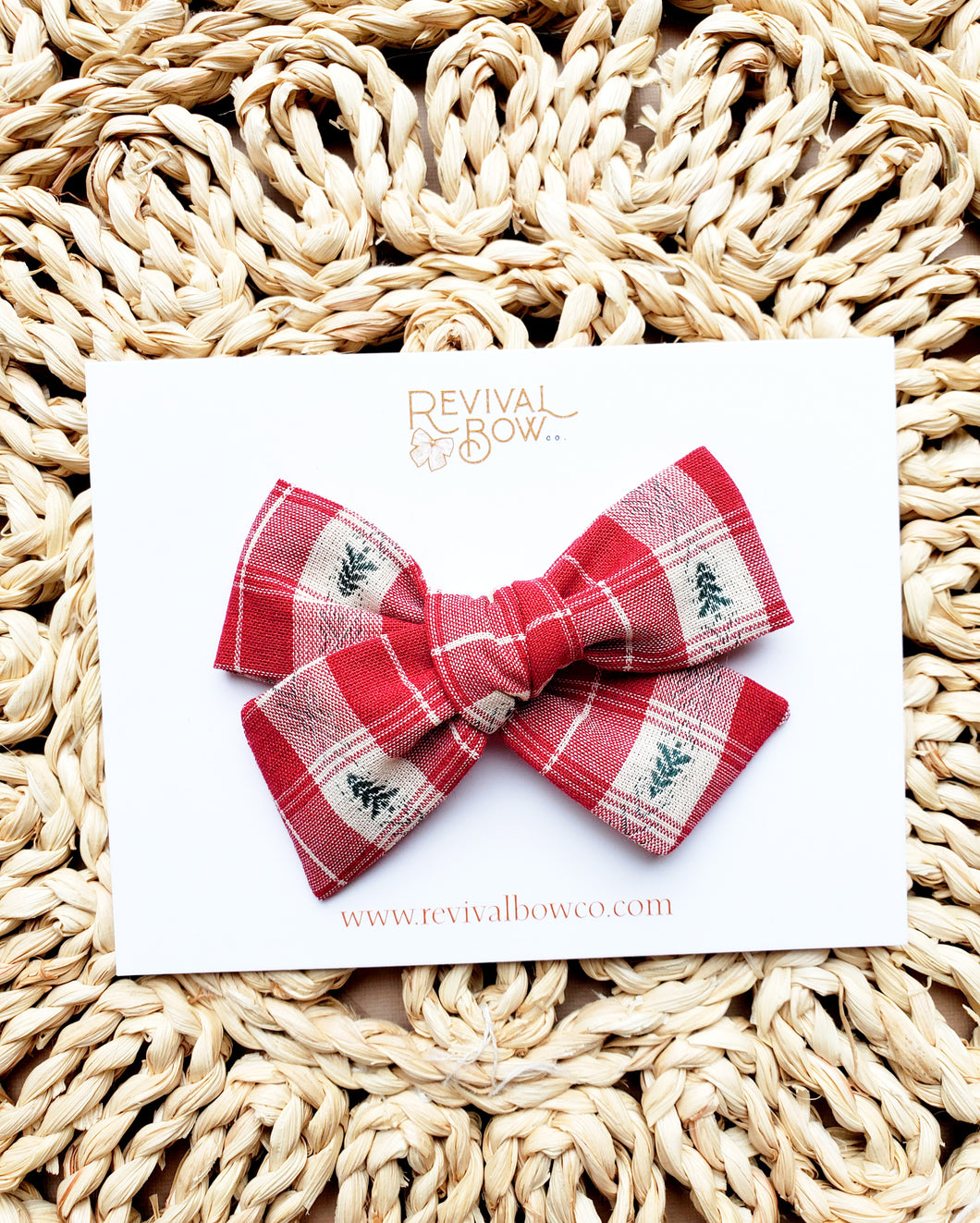 Classic Pinwheel Bow • Tree Plaid