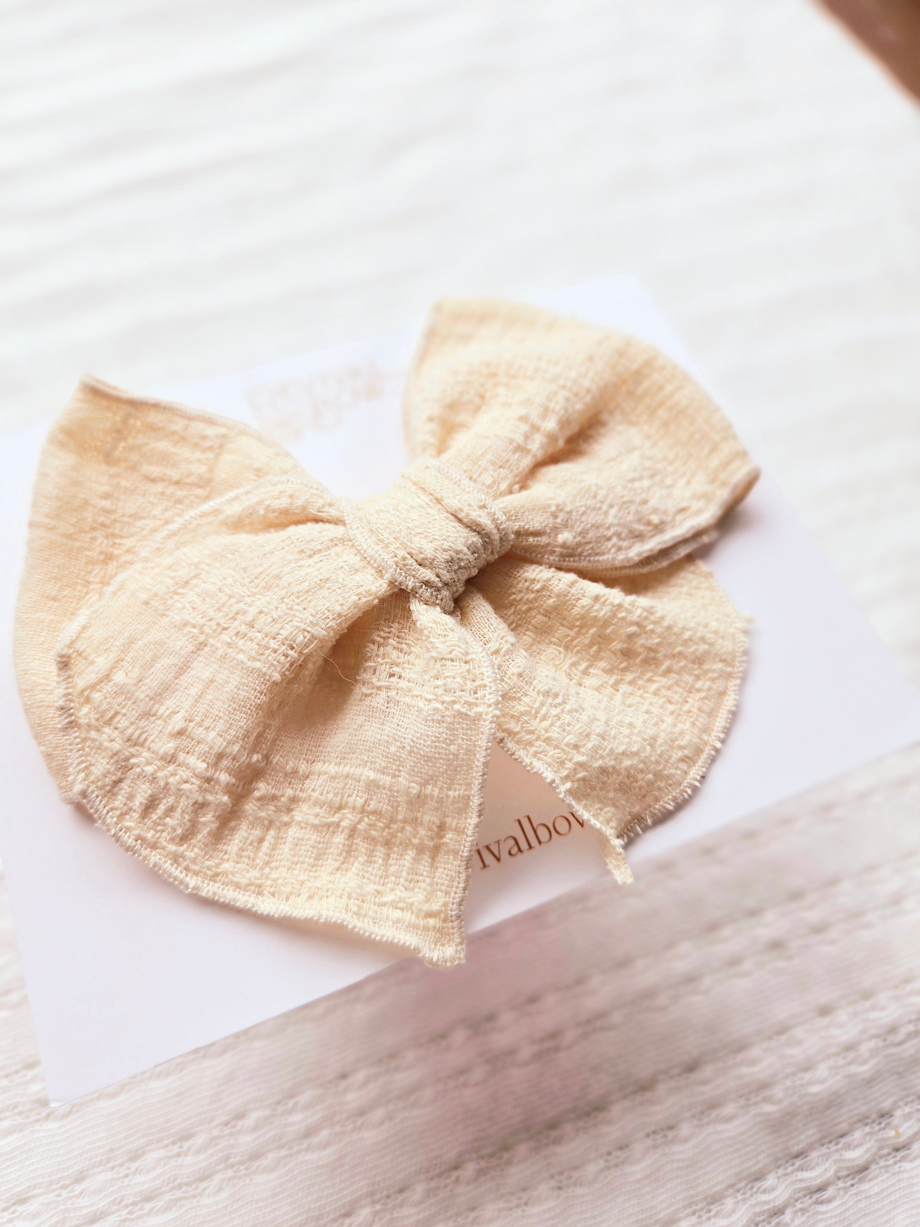 Fable Bow • Textured Tan