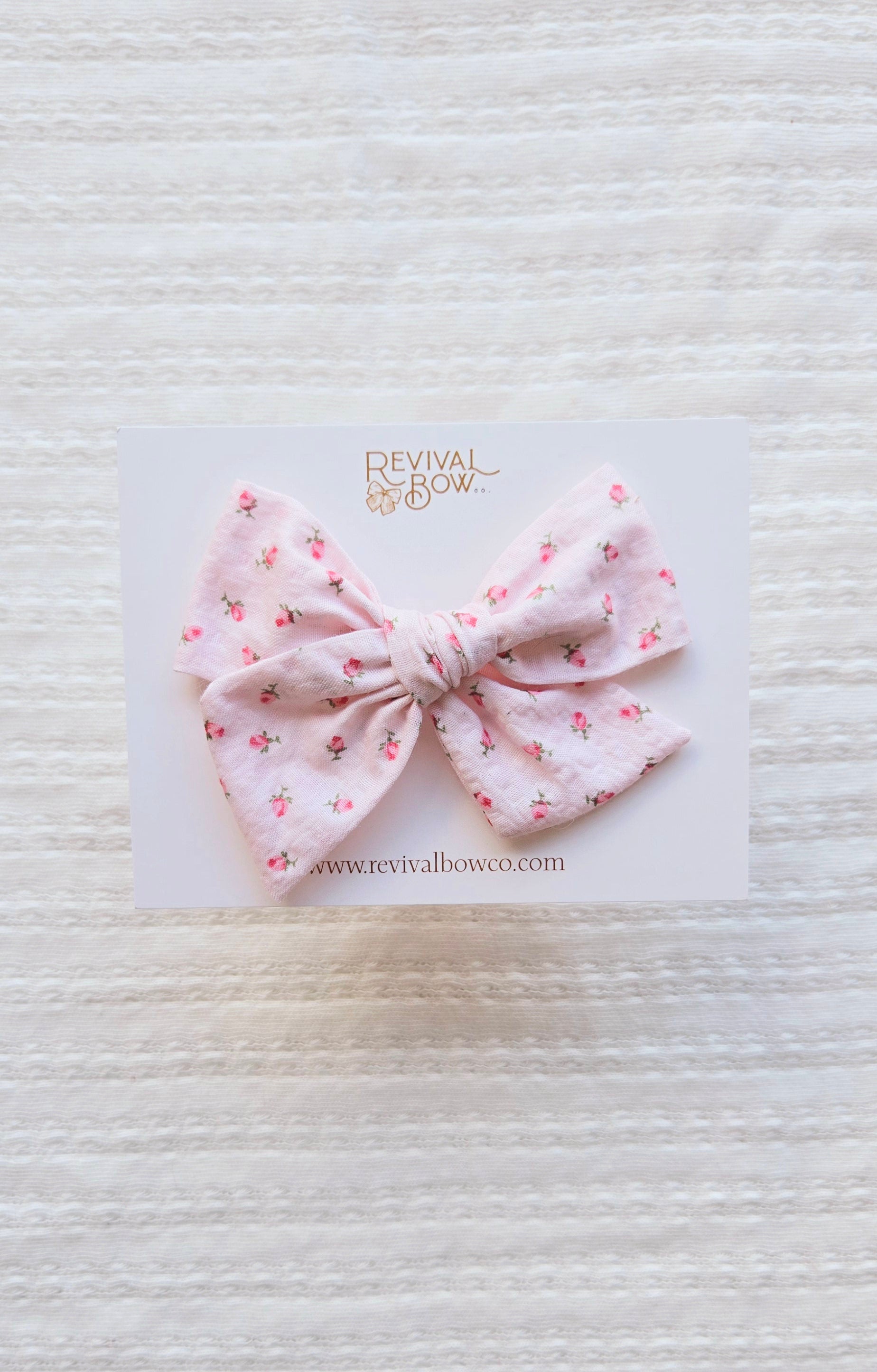 Large Pinwheel Bow • Lucy