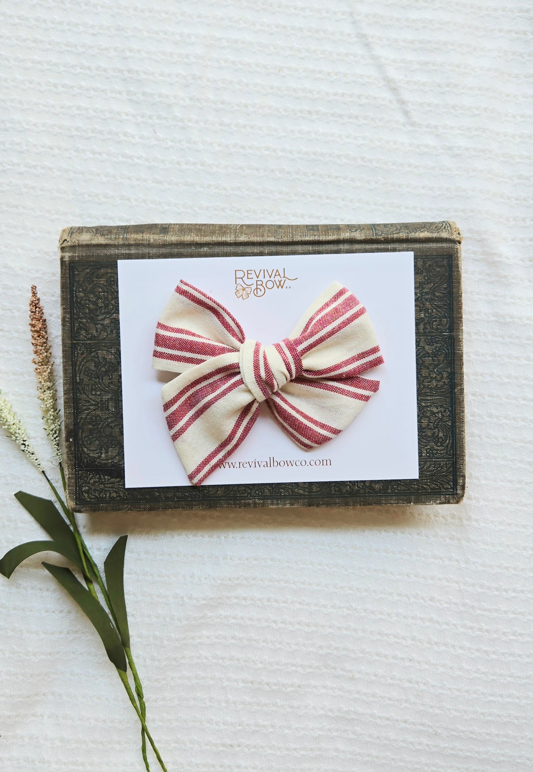Large Pinwheel Bow • Red Stripe