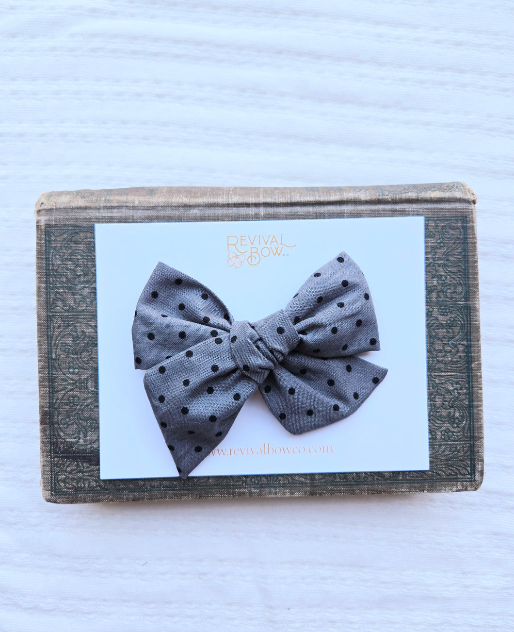 Large Pinwheel • Grey Polka Dot