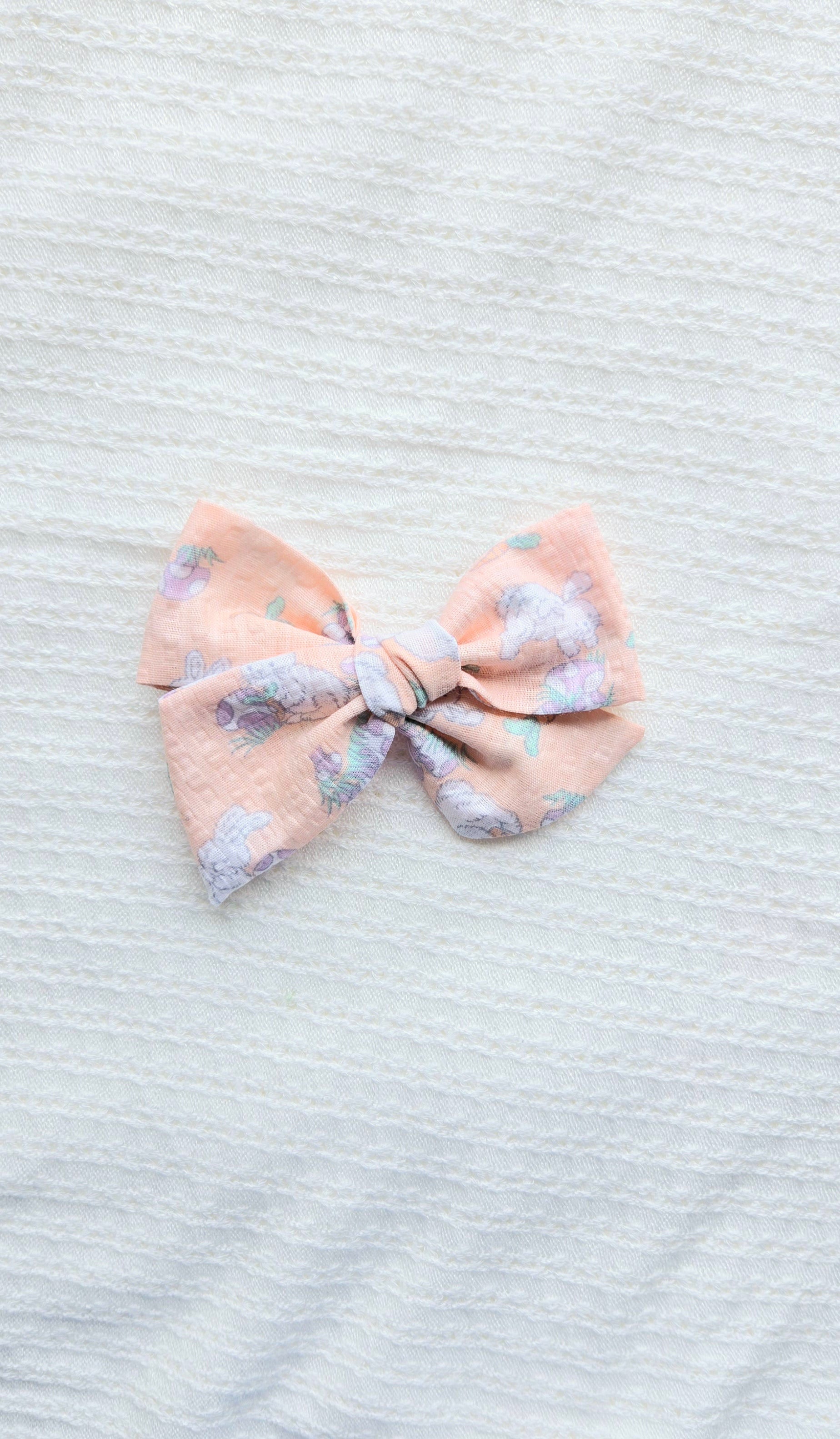 Large Pinwheel Bow • Peach Bunnies
