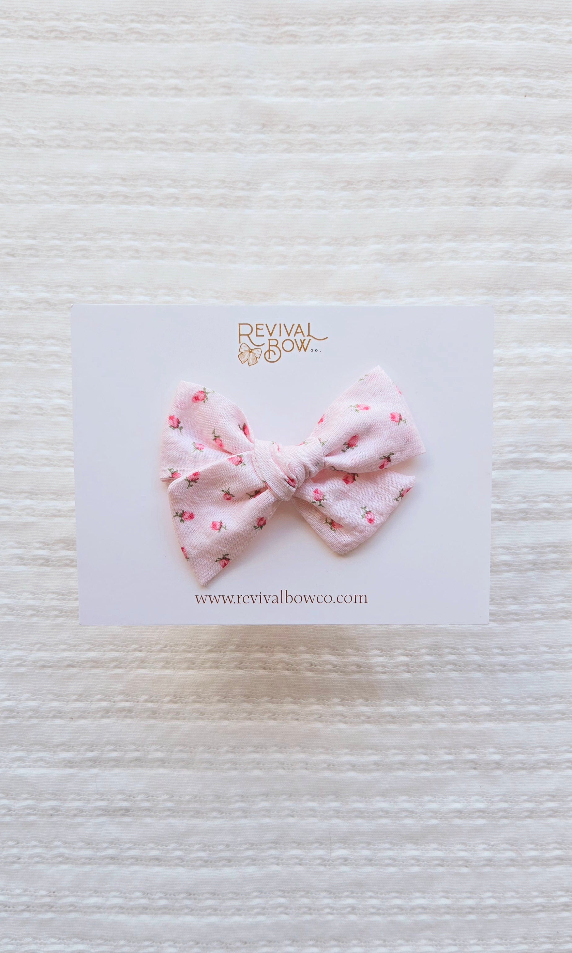 Small Pinwheel Bow • Lucy