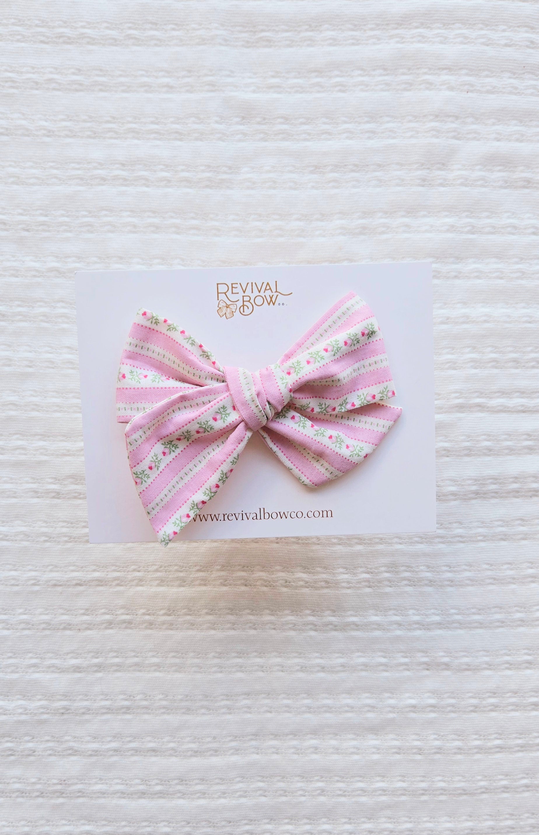 Large Pinwheel Bow • Pippa