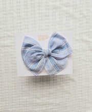 Load image into Gallery viewer, Fable Bow • Patterned Blue
