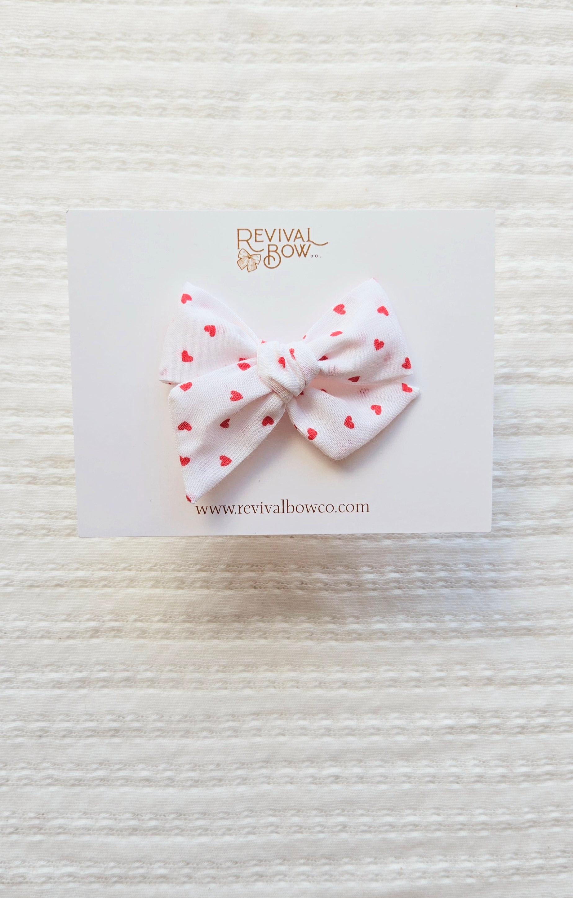 Small Pinwheel Bow • Tiny Hearts