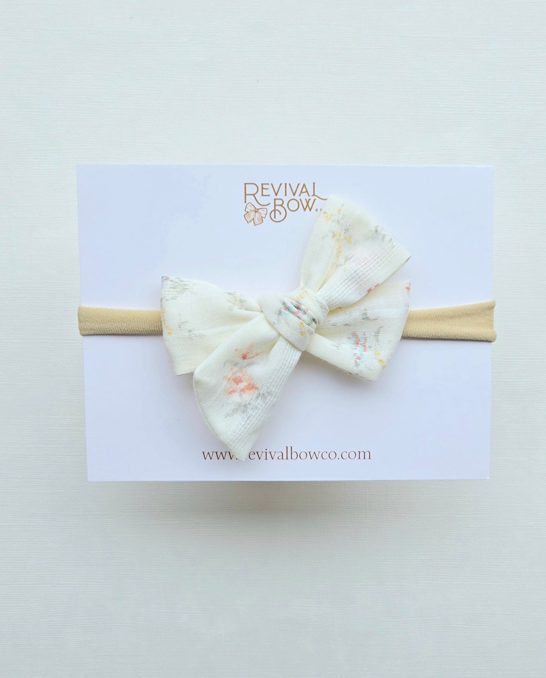Small Pinwheel Bow • Pale Yellow Textured Floral