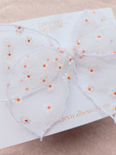 Load image into Gallery viewer, Fable Bow • Sheer Daisy
