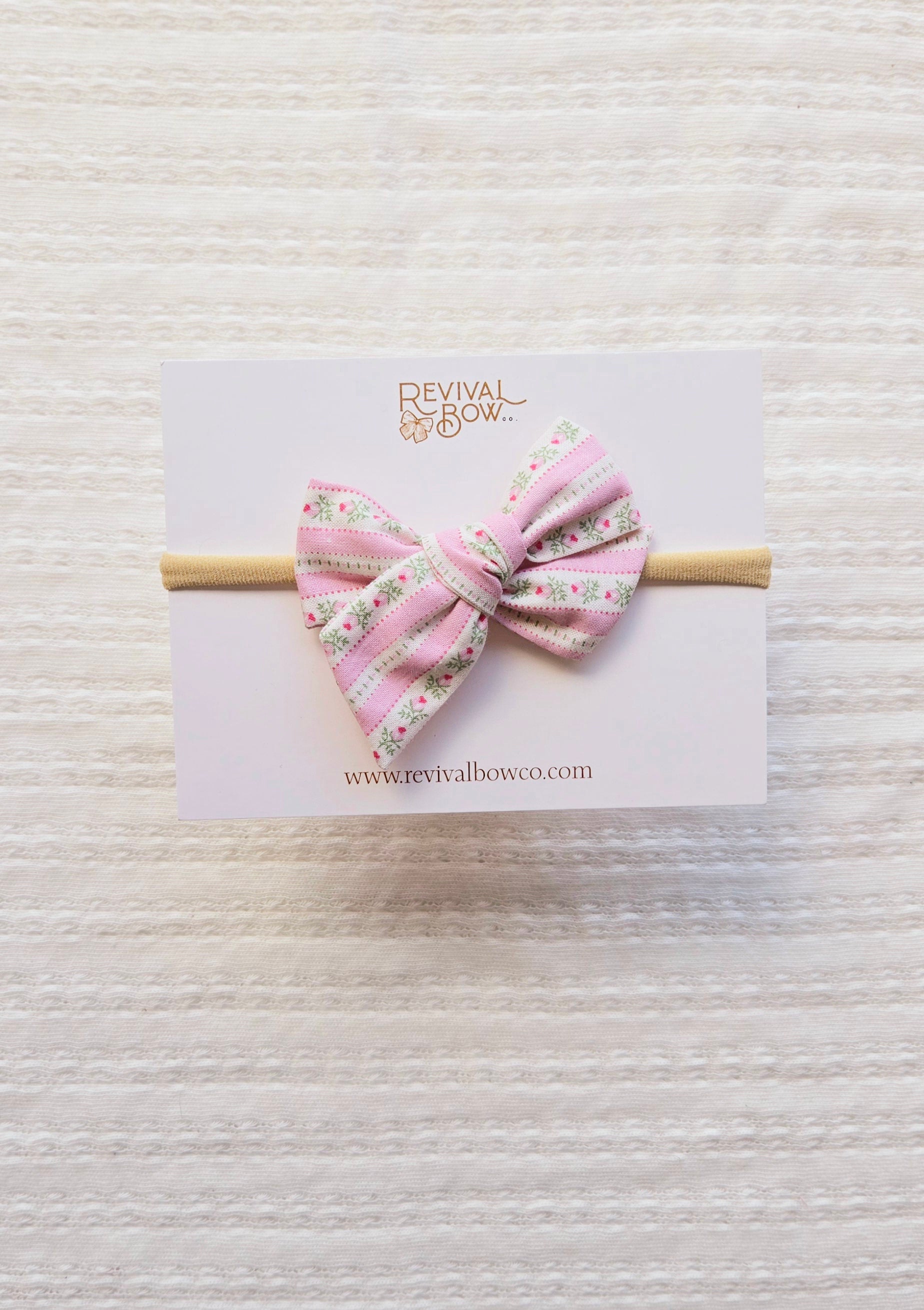 Small Pinwheel Bow • Pippa