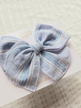 Load image into Gallery viewer, Fable Bow • Patterned Blue
