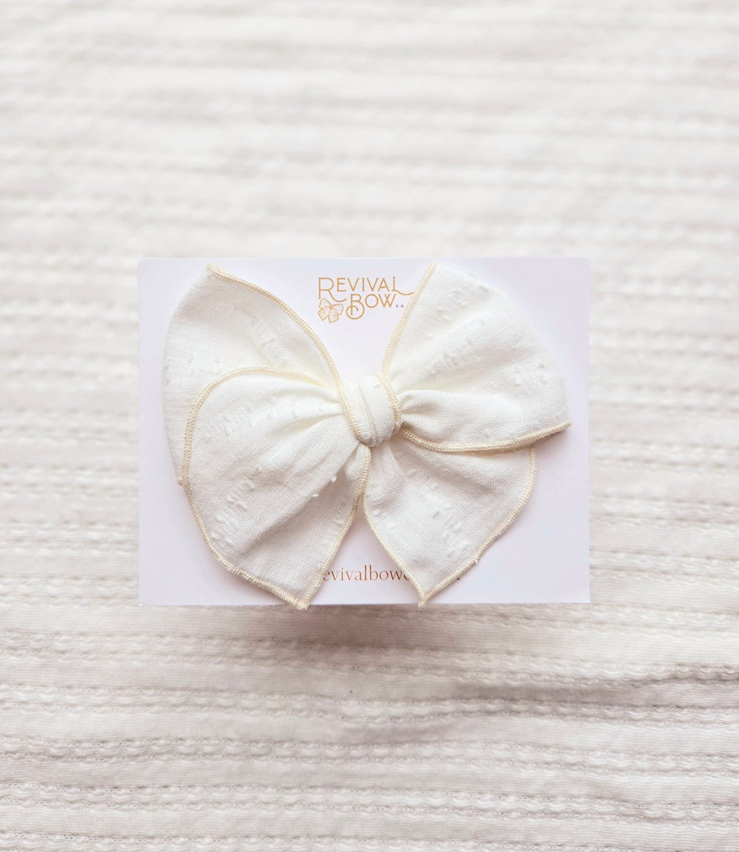 Fable Bow • Textured Ivory