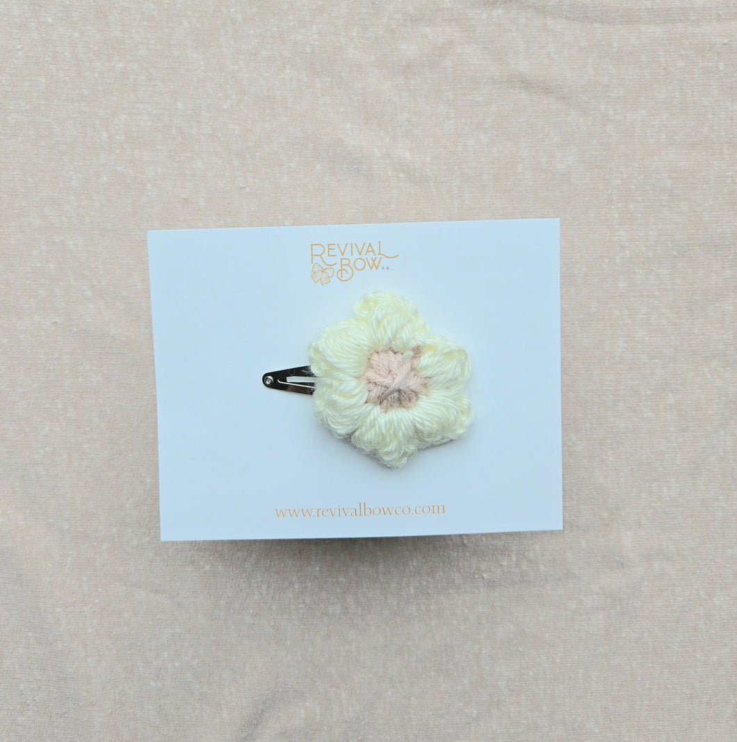 Crochet Flower Snap Clip • Cream/Dusty Pink