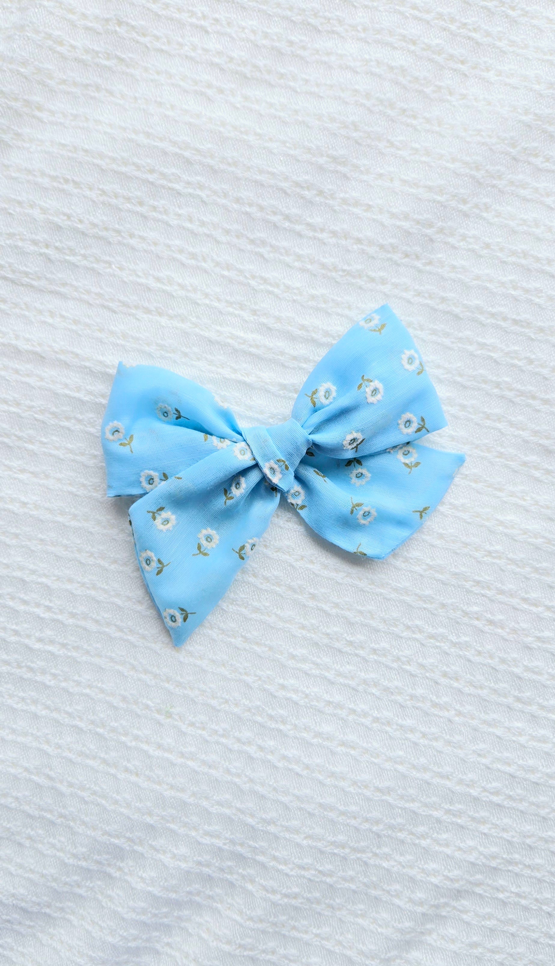 Large Pinwheel Bow • Blue Flocked Floral