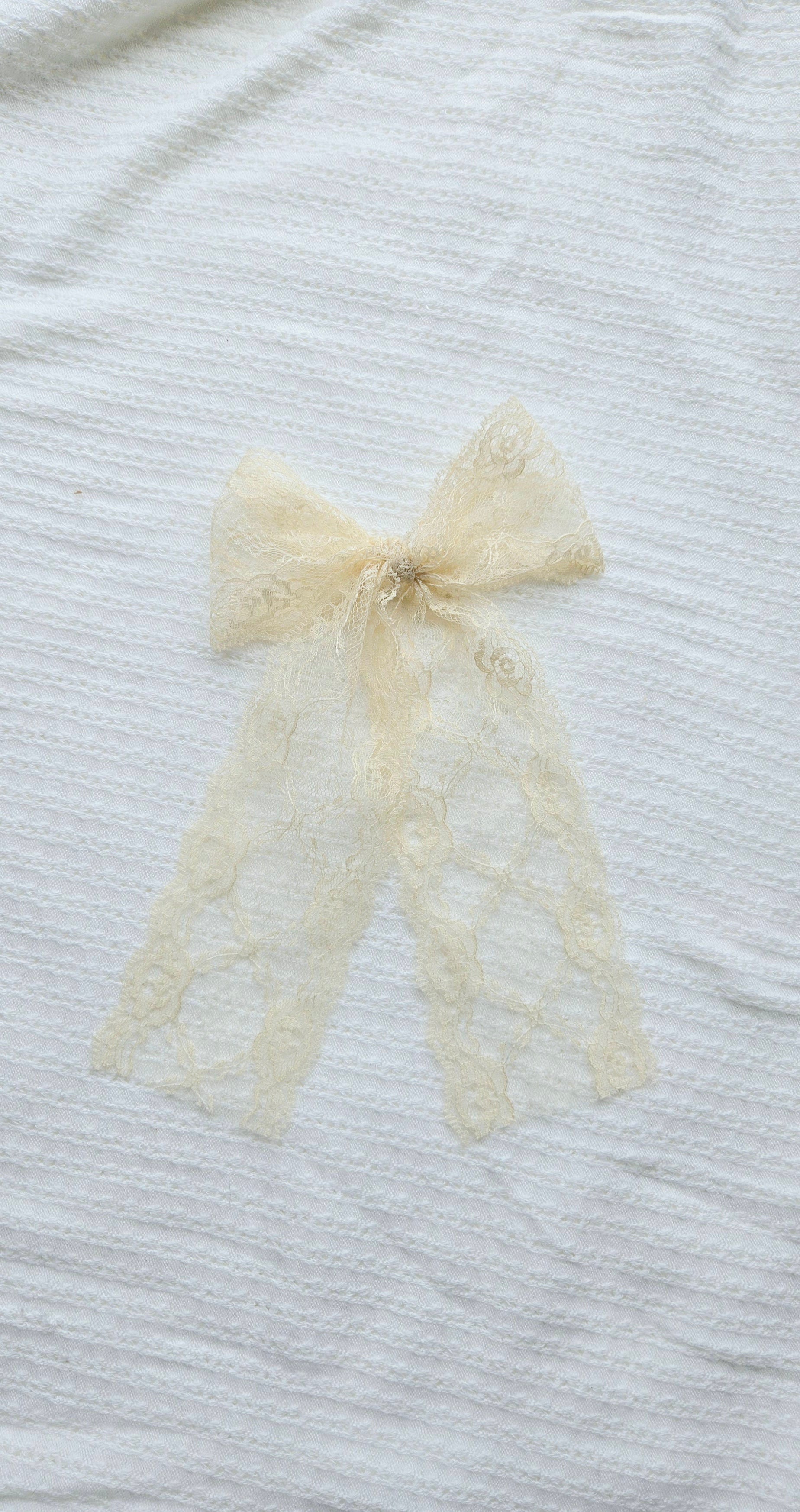 Long Tailed Ribbon Bow • Ivory Lace