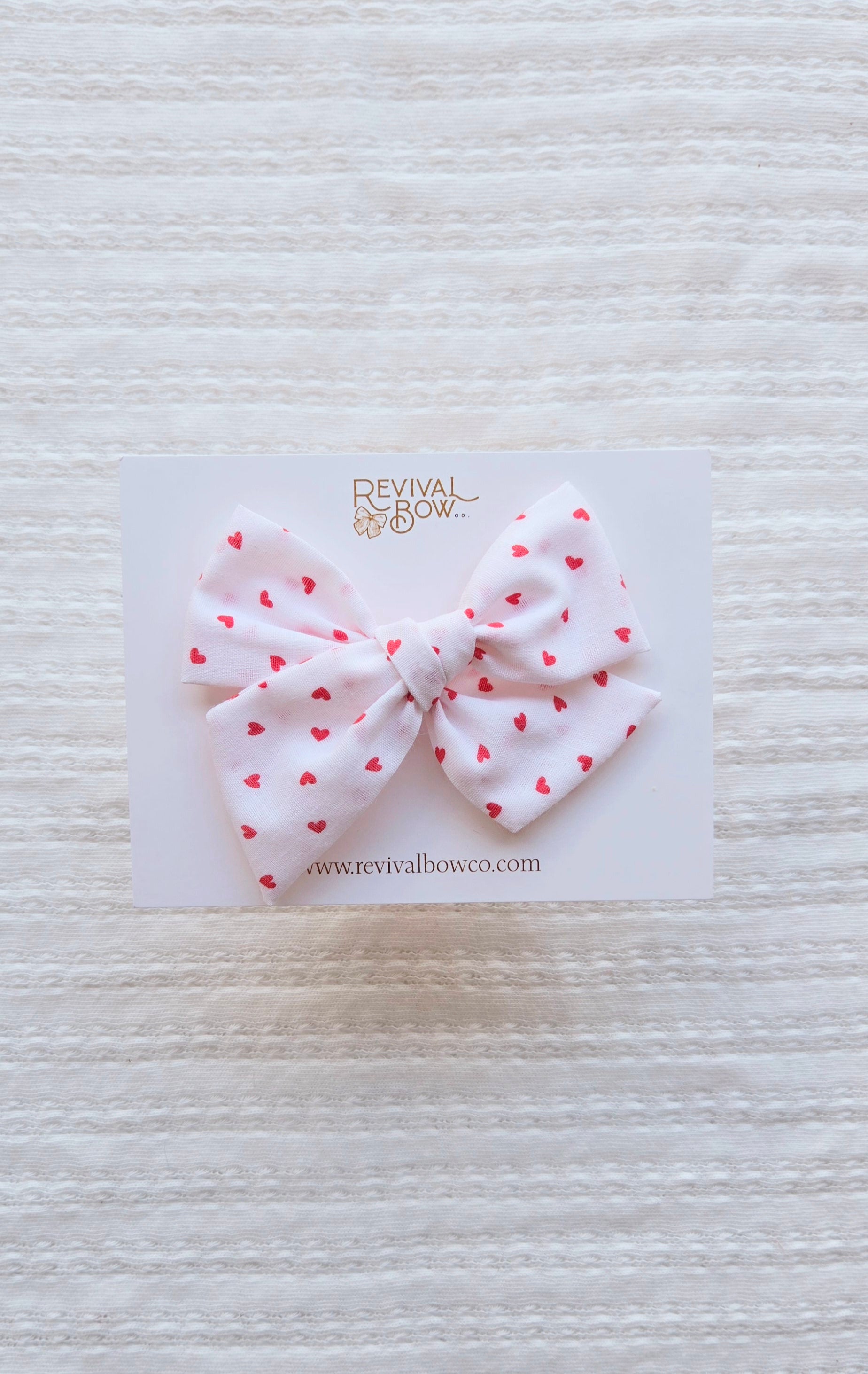 Large Pinwheel Bow • Tiny Hearts