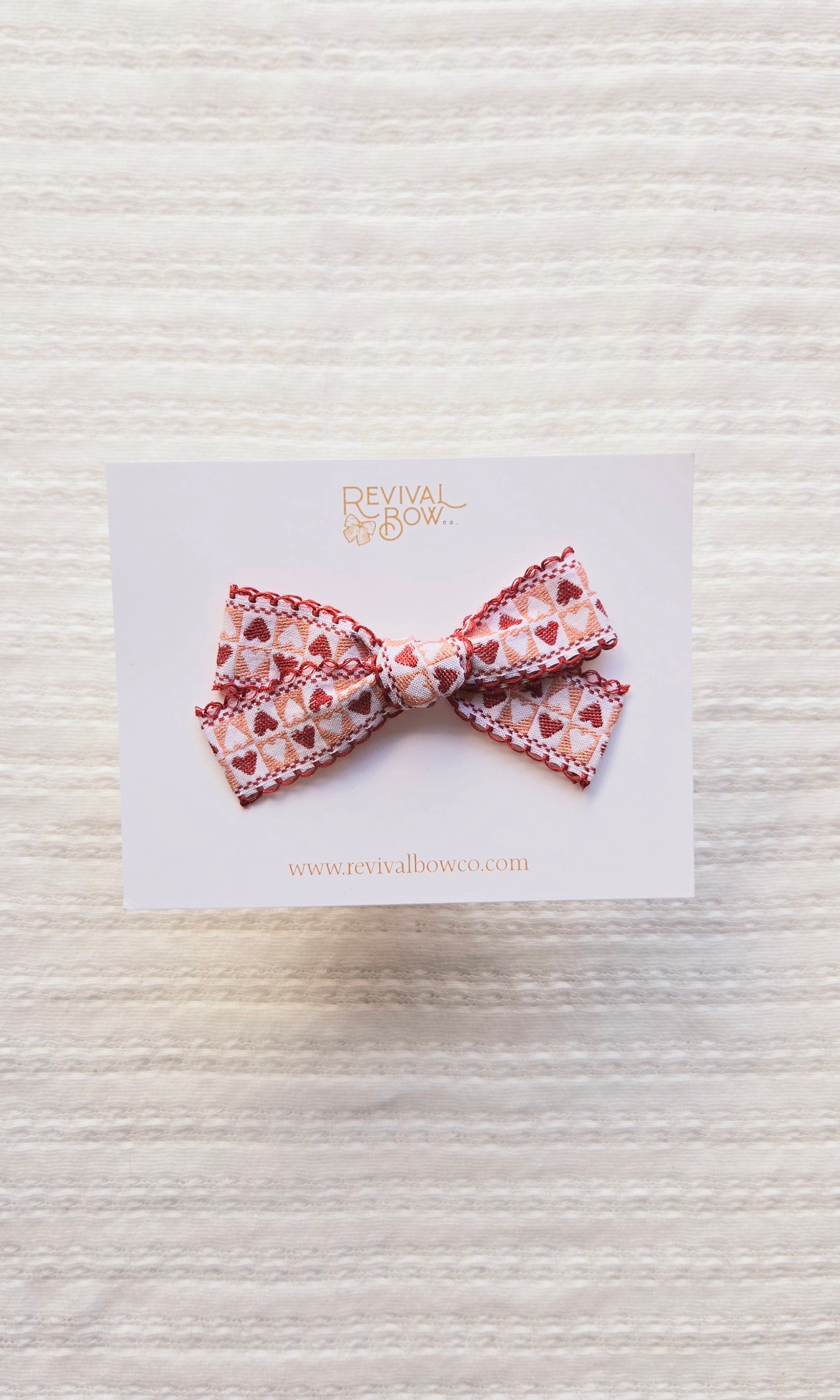 Small Ribbon Bow • Scallop Heart
